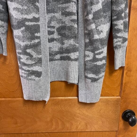 William Rast Open Front Gray Camo Sweater - XS - Picture 5 of 7